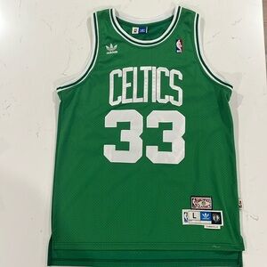 Larry Bird green mitchell and ness hardwood classics jersey! Size L